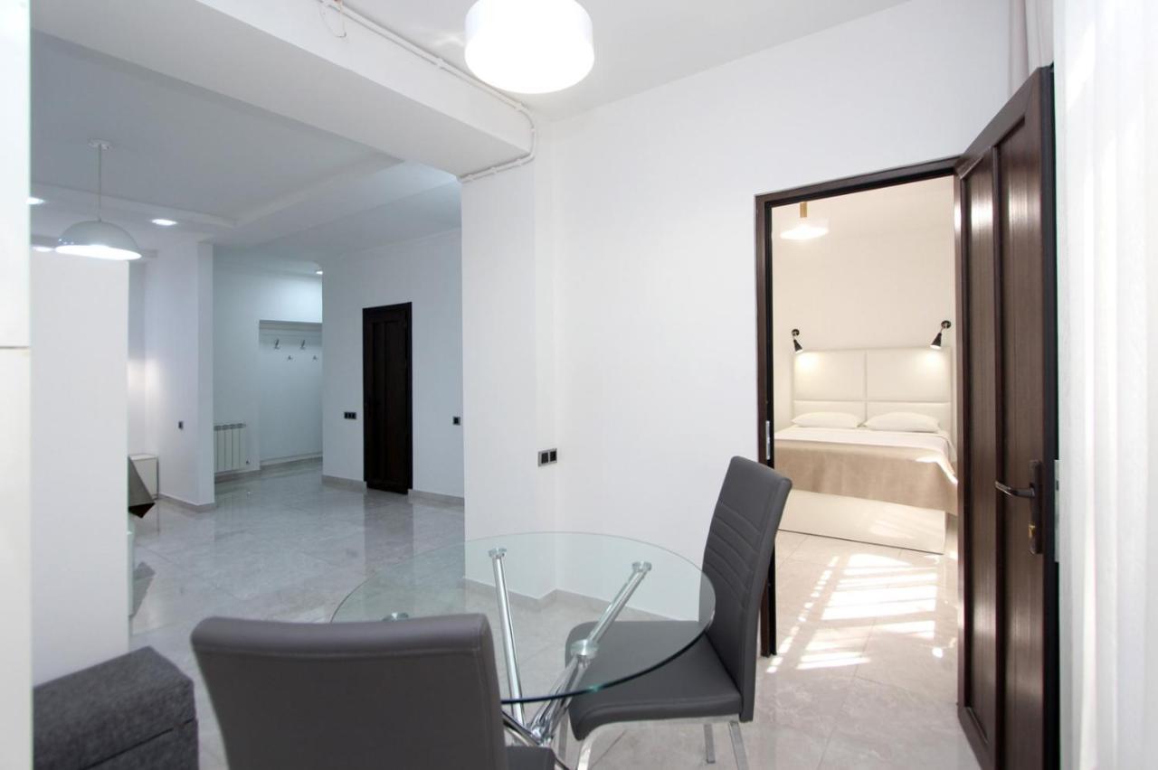 Appartment Lux, 2 Bedroom Jerevan Eksteriør billede